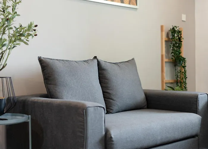 Golden View Serviced Apartments