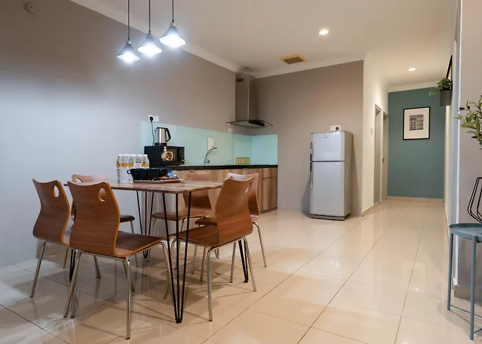 Golden View Serviced Apartments