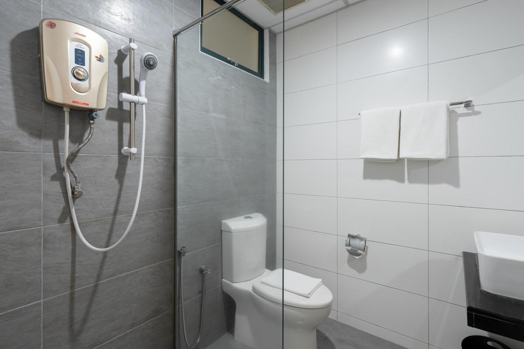 Golden View Serviced Apartemen Tanjung Tokong