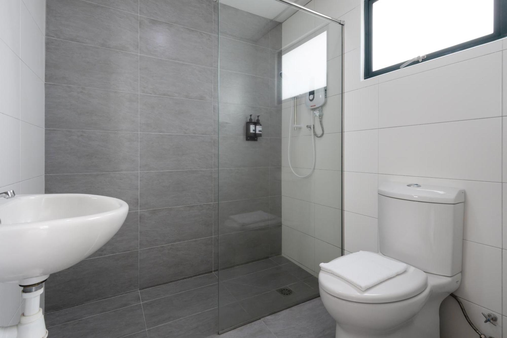 Golden View Serviced Apartment *